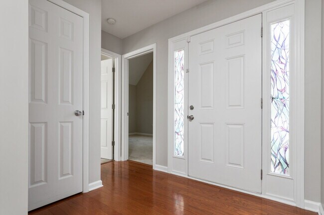 Building Photo - Spacious 4BR/3BA Home Near Downtown Durham | Deposit-Free Living | 1st-Floor Bedrooms