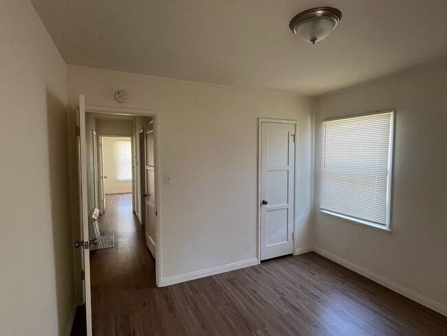 Building Photo - Three bedroom house in Lakewood ready for ...