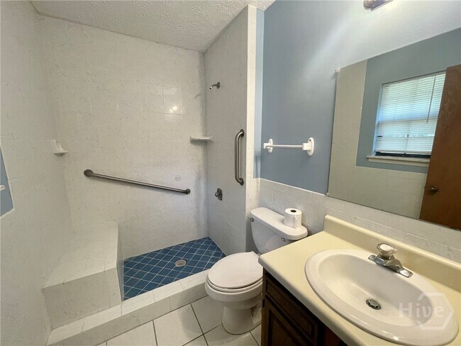 Building Photo - 18 Rivers Bend Dr