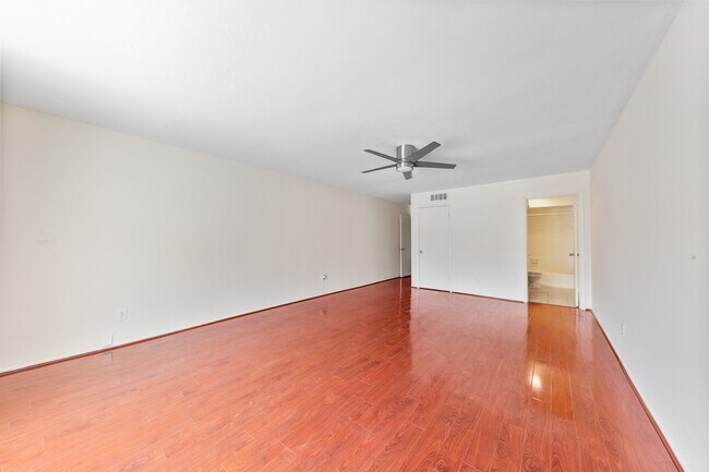 Building Photo - 12633 Memorial Dr