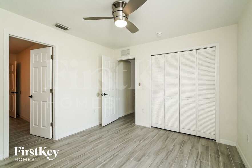 Building Photo - 8451 Caloosa Rd