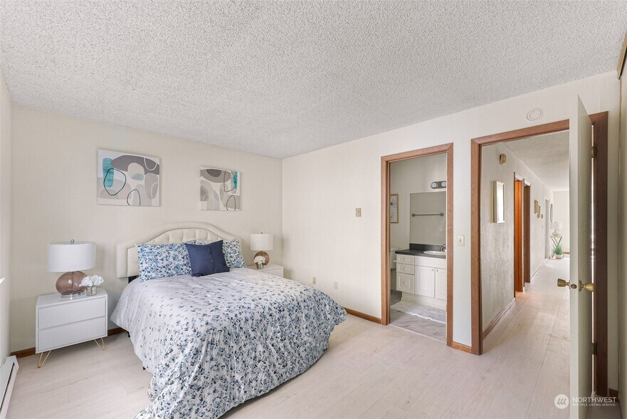 Building Photo - 5844 NE 75th St