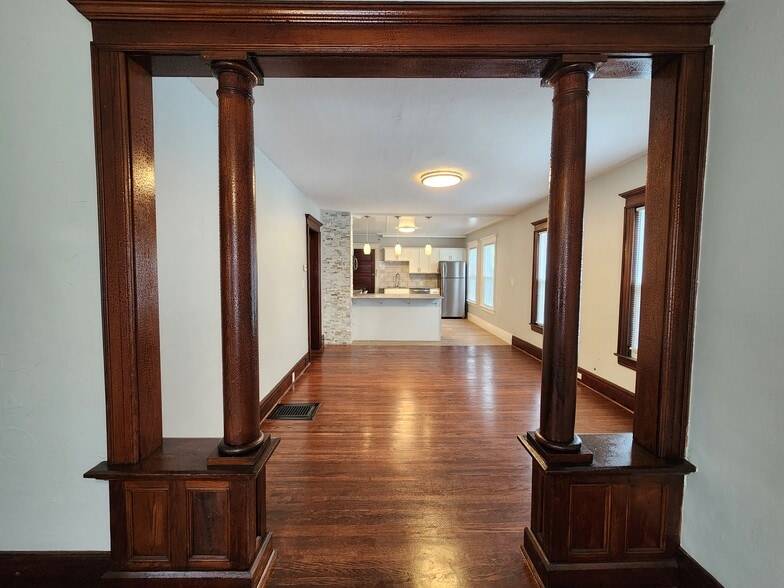 Building Photo - 260 Tennyson Ave