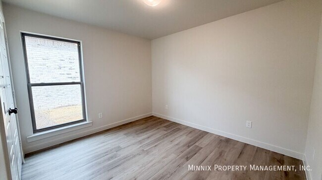 Building Photo - 7213 7th St