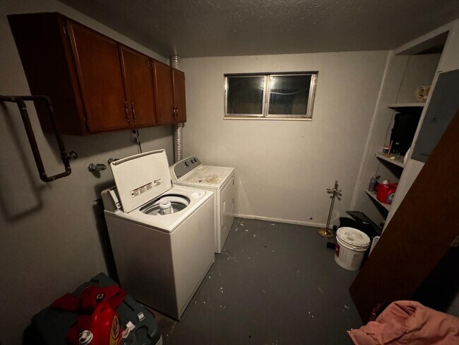 Building Photo - 255 Cherry Hill Dr