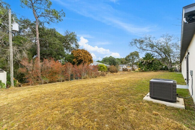 Building Photo - 1623 Espejo St SE