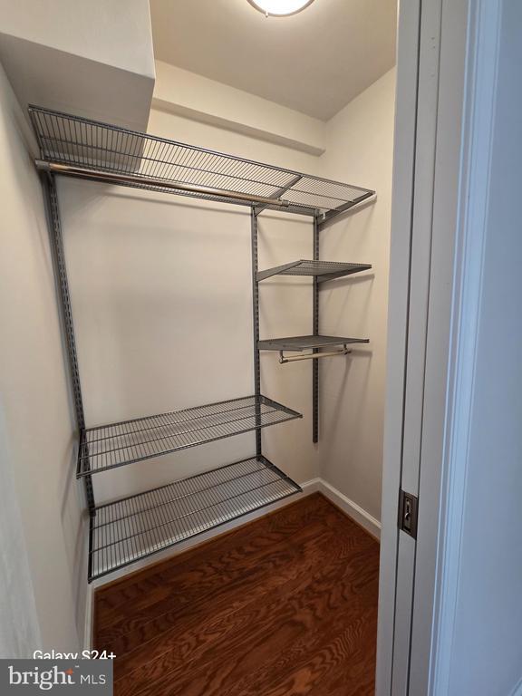 Building Photo - 6618 Boulevard View