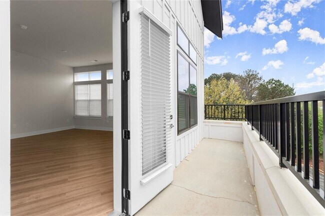 Building Photo - 2648 Sandy Plains Rd