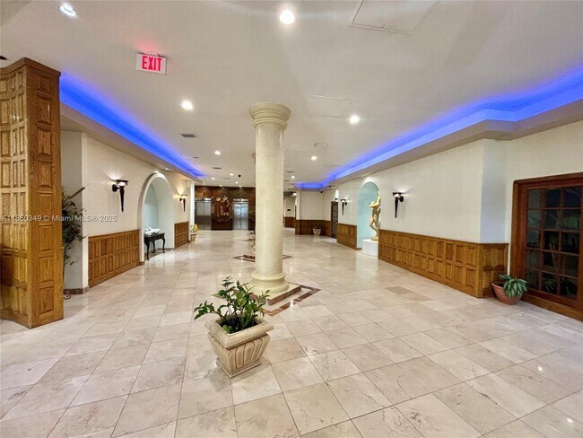Building Photo - 3725 S Ocean Dr
