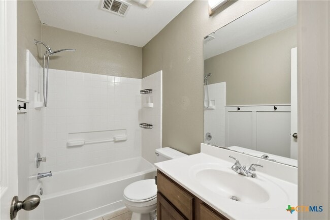 Building Photo - 606 Fairmont Dr