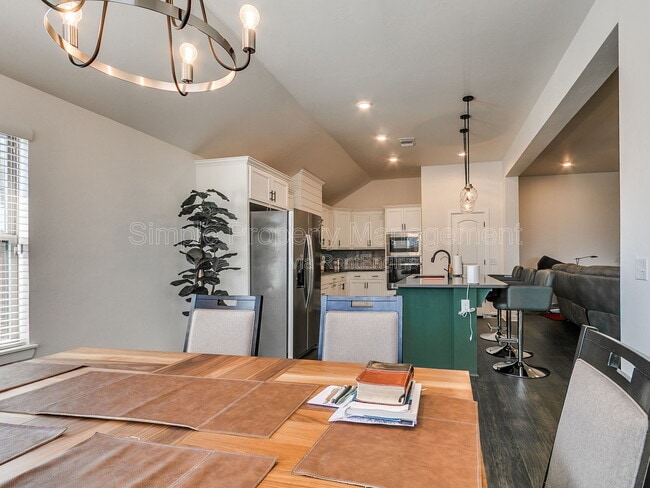 Building Photo - 18008 Jimenez Dr