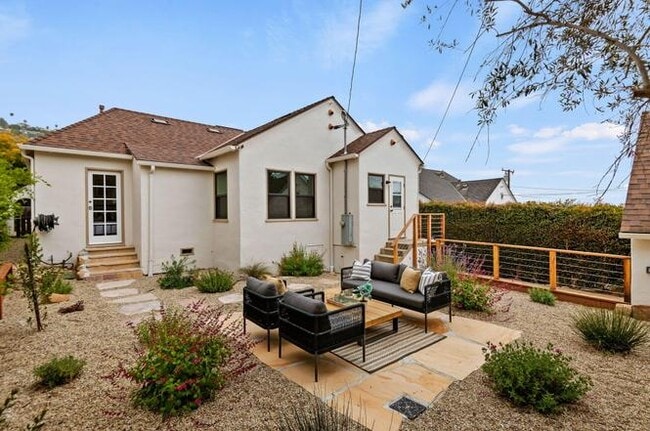 Building Photo - 805 Soledad Ave