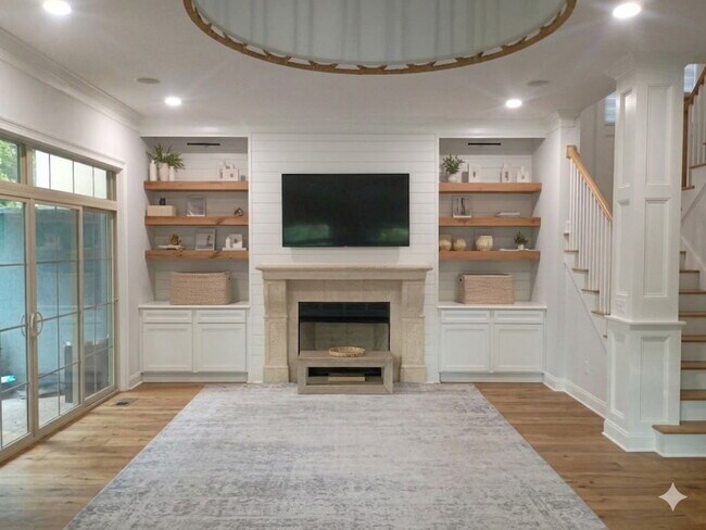 Building Photo - Four Bedroom Home Walking Distance to the Beach on Hilton Head!