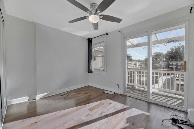 Building Photo - 639 20th St NE