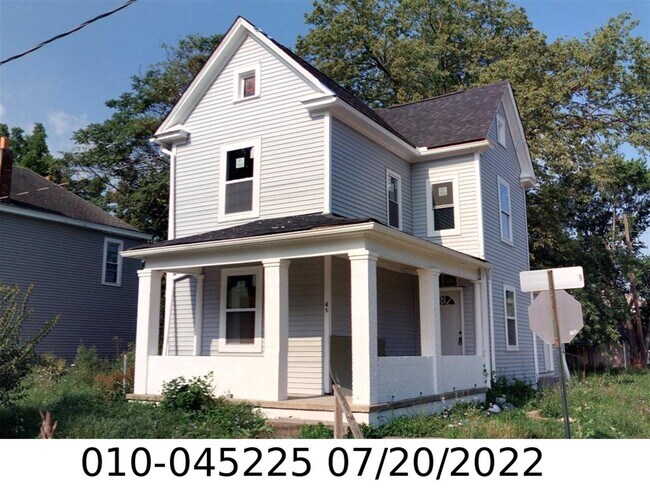 Building Photo - 41 S Oakley Ave