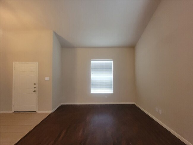 Building Photo - 3110 Clover Ranch Cir