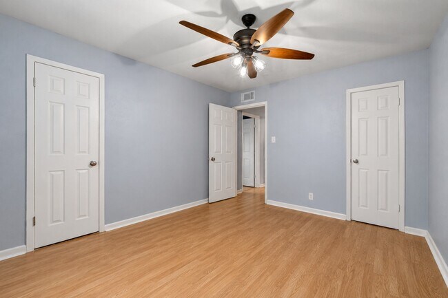 Building Photo - 2615 Marilee Ln