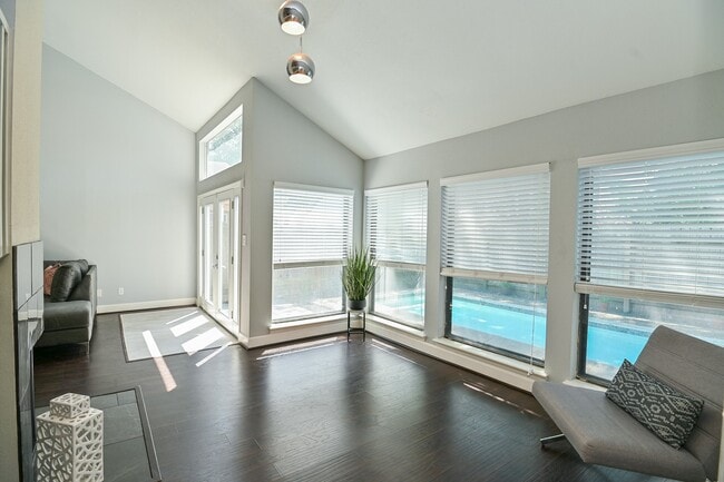 Building Photo - 12800 Briar Forest Dr