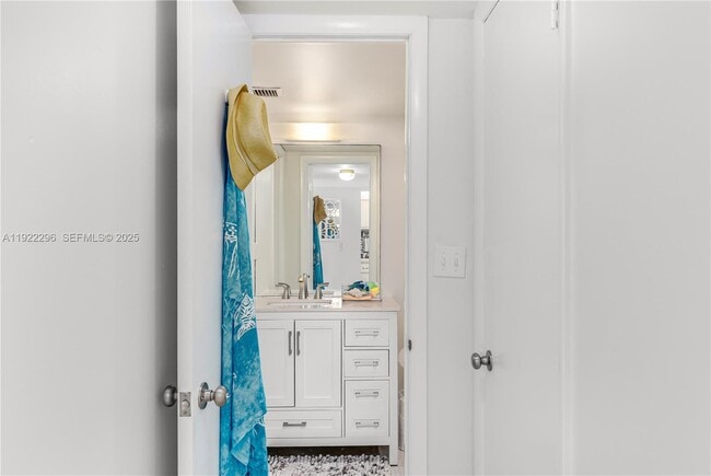 Building Photo - 401 Ocean Dr