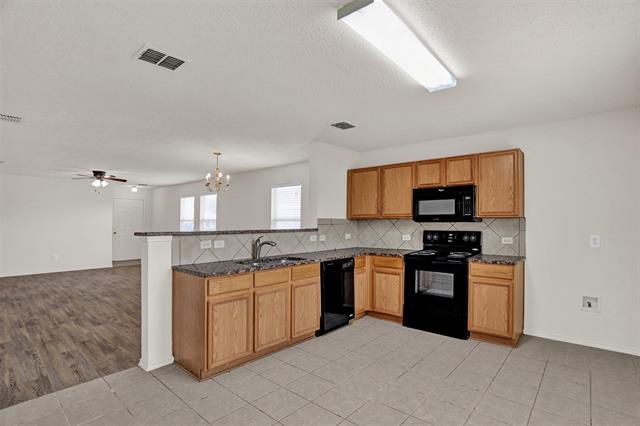 Building Photo - 105 Sandlewood Dr