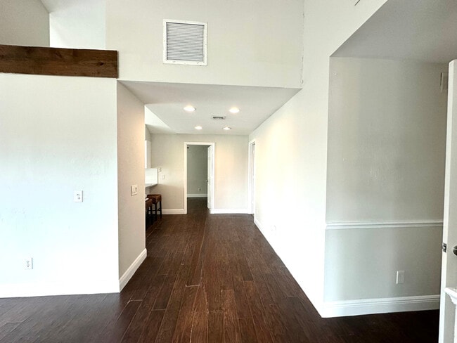 Building Photo - 18478 Tulip Rd