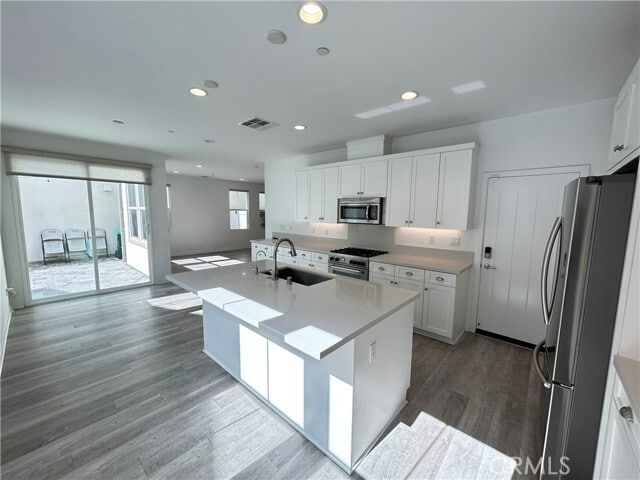 Building Photo - 945 Vivid Ln