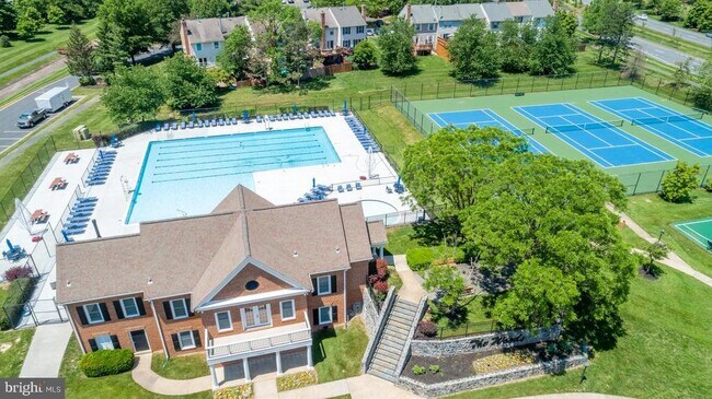 Building Photo - 44171 Paget Terrace