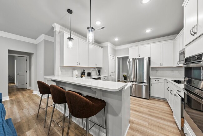 Building Photo - 7218 Sunrise Rd