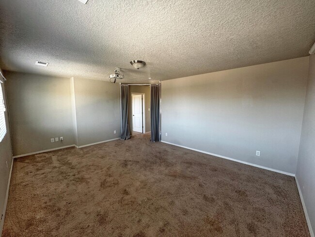 Building Photo - 8901 Eagle Hills Dr NW