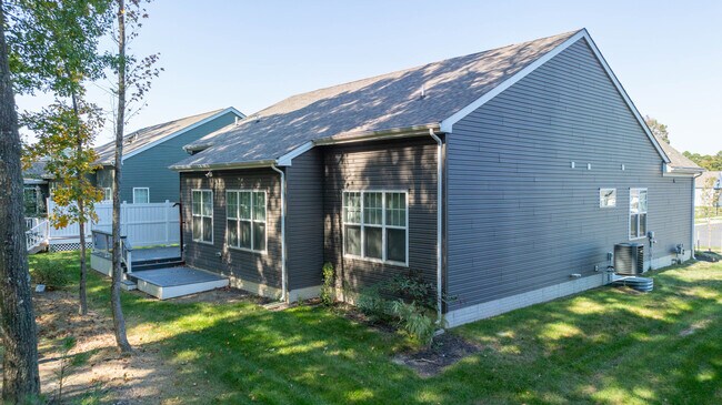 Building Photo - 22395 Arbor Cir
