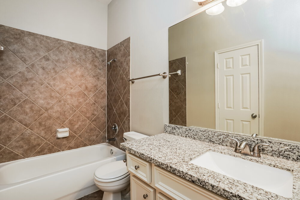 Building Photo - 25810 Palmdale Estate Dr
