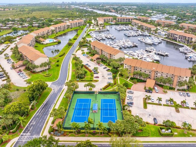 Building Photo - 601 Seafarer Cir