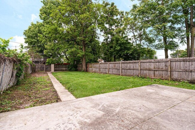 Building Photo - 348 E Morrill Ave