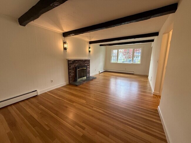 Building Photo - 19 Stubb St