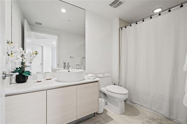 Building Photo - 4250 Biscayne Blvd