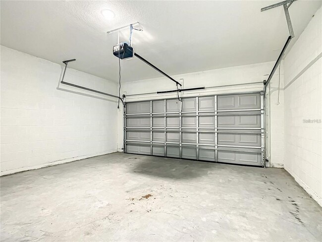 Building Photo - 406 Marion Oaks Trail