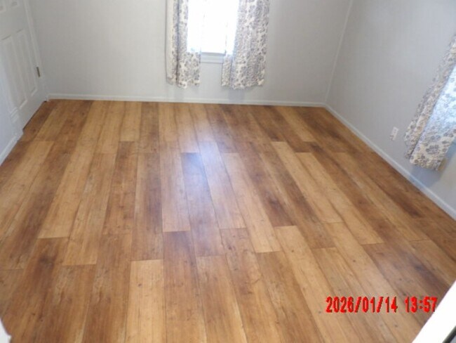 Building Photo - 1306 10th St