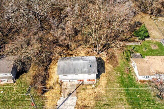 Building Photo - Beautifully Renovated 3 Bedroom Home in KCK Available Now!  1st Month's Rent is FREE!