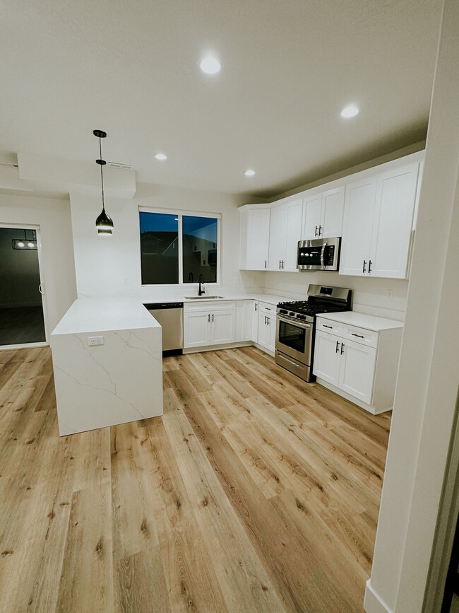 Building Photo - 489 W 1760 N