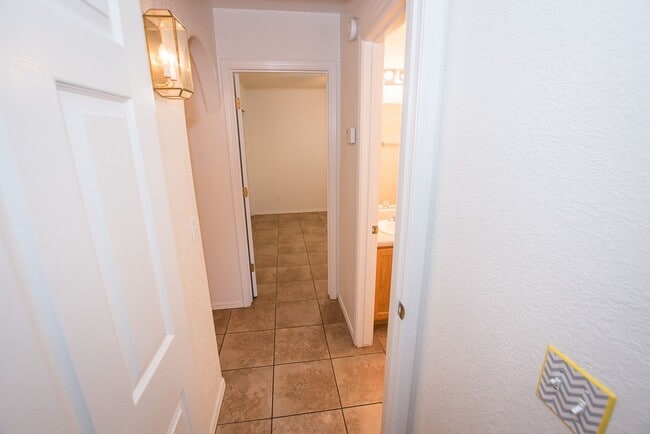 Building Photo - Beautiful Patio Home! 3 Bedrooms, 2 Bath, Split Floor Plan, Central A/C with 2 Car Garage