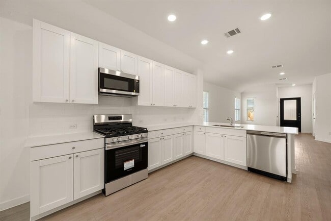 Building Photo - 1407 Hermosa Gdns