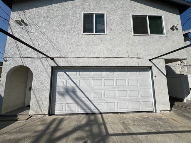 Building Photo - 5316 Inglewood Blvd