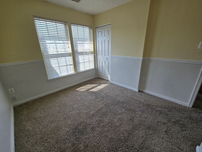 Building Photo - 4927 Bristle Cone Cir