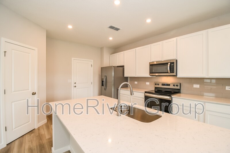 Building Photo - 16 Brazil Nut Cir