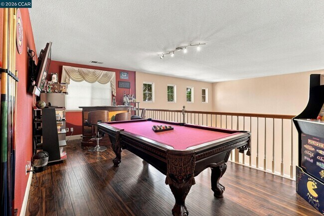 Building Photo - 204 Millbrook Dr