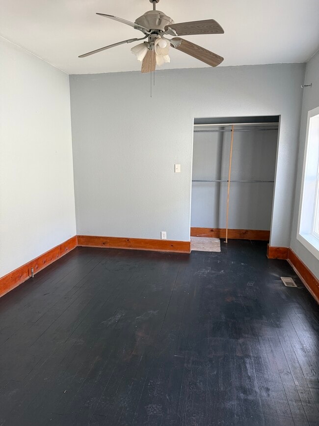 Building Photo - 213 D St NW