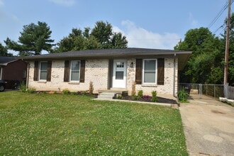 Building Photo - 3805 Wedgewood Ct