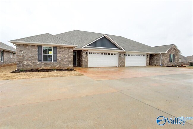 Building Photo - 26480 Naomi Wy