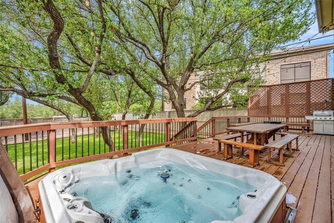 Building Photo - 11500 Emerald Falls Dr