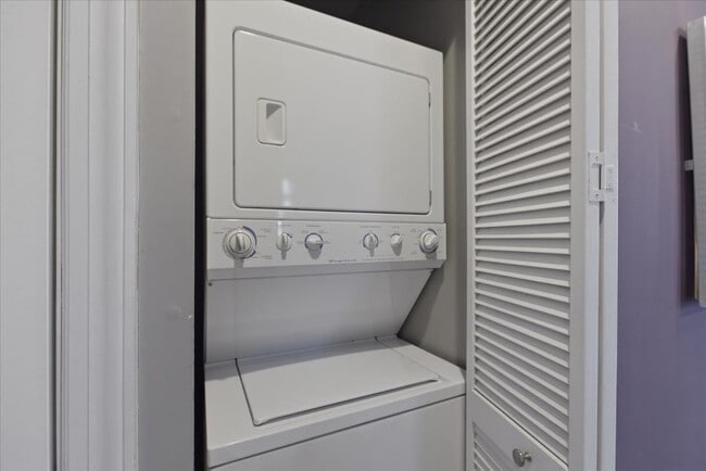 Building Photo - 36 S Ashland Ave